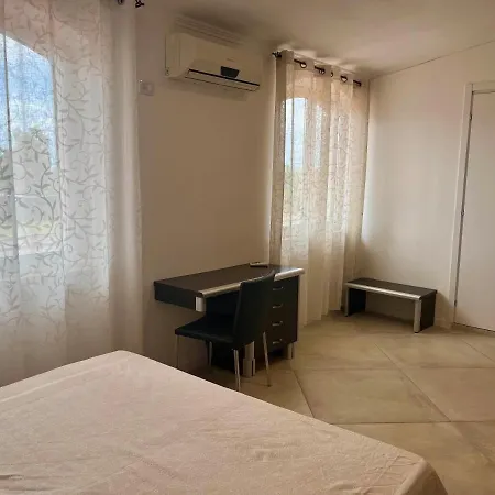 Paradiso Hotel *